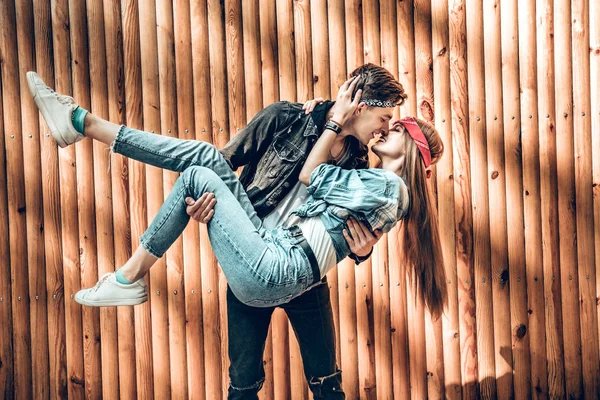 Joven Pareja Elegante Pasa Tiempo Juntos Concepto Amor —  Fotos de Stock