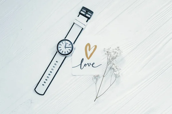 Montres Swatch Flatlay Avec Des Bijoux — Photo