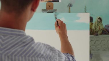 ressam boyalar boş tuval üzerine resim