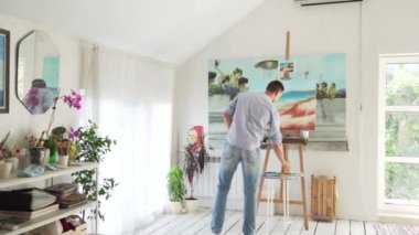 adam ressam boya tuval üzerine resim