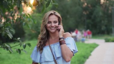 Erkek sevgilisi ile Evet, yavaş hareket tamamlandıktan