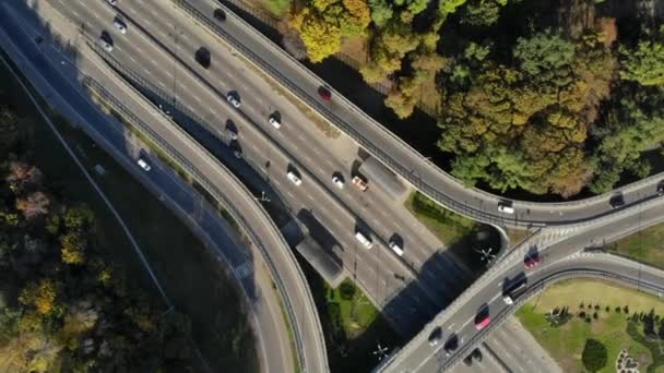 Vista aérea del cruce principal de carreteras — Vídeos de Stock