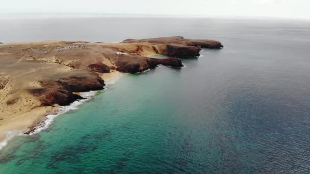 Vista panorâmica da praia de Papagayo na ilha de Lanzarote — Vídeo de Stock