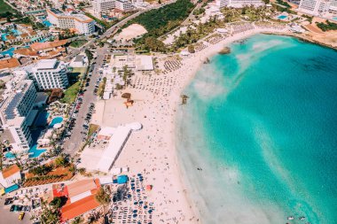 Ayia Napa 'daki güzel Nissi plajının hava manzarası
