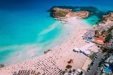 Ayia Napa 'daki güzel Nissi plajının hava manzarası