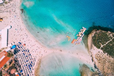 Ayia Napa 'daki güzel Nissi plajının hava manzarası