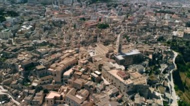 Sanny Day, Basilicata, Güney İtalya 'da Antik Matera Kasabası Panoramik Görünümü