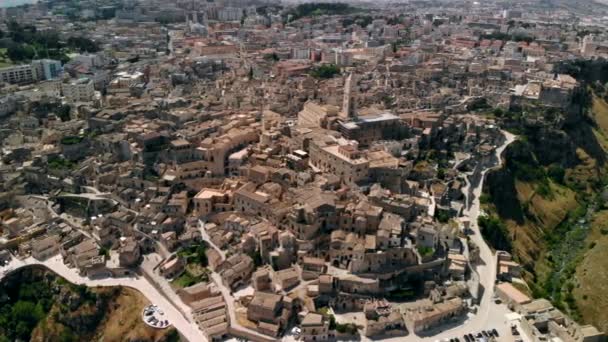 Vista panorámica de la antigua ciudad de Matera en Sanny Day, Basilicata, sur de Italia — Vídeos de Stock