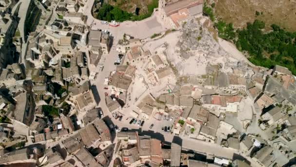 Vista superior de la antigua ciudad de Matera Sassi di Matera en día soleado, Basilicata, sur de Italia — Vídeo de stock