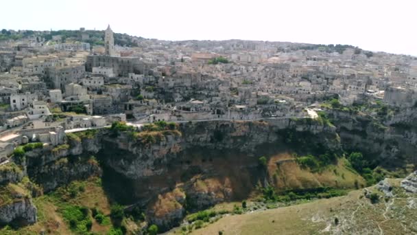 Vista panorámica de la antigua ciudad de Matera en Sanny Day, Basilicata, sur de Italia — Vídeos de Stock