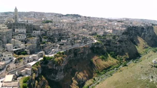 Panoramic view of ancient town of Matera in sanny day, Basilicata, southern Italy — Stock Video