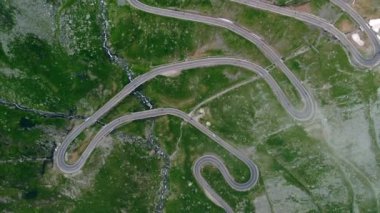 Havadan görünüm Transfagaras dağ yolu, Romanya, Transylvania