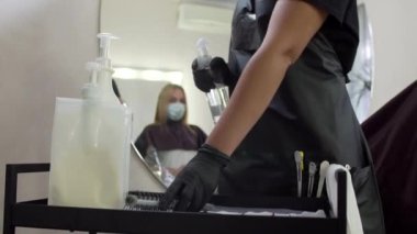 Kuaför aletlerinin dezenfeksiyonu.