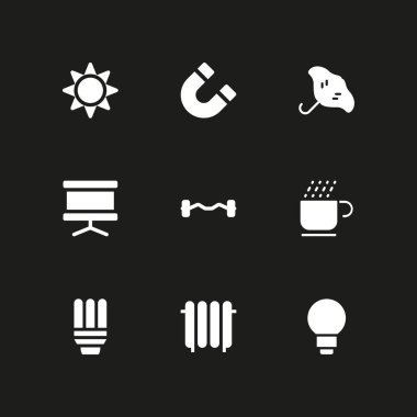 9 enerji simgesi ile grafik tasarım ve web için güneş, ampul ve pazı dumbbell vektör çizim seti