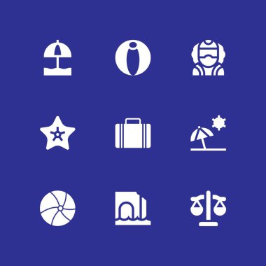 Plaj simge seti. Güneş şemsiyesi, bavul ve grafik tasarım ve web için plaj topu vektör simge