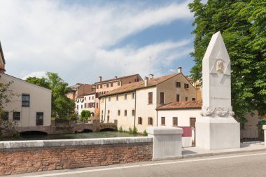 Treviso / su manzaralı tarihi mimarisi ve Nehri canal