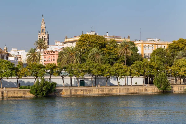 Sevilla Waterfront Weergave Van Historische Architectuur — Stockfoto