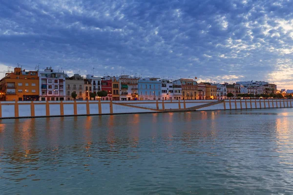 Sevilla Spanya Gece Görüş Triana Şık Tarihi Ilçeleri — Stok fotoğraf