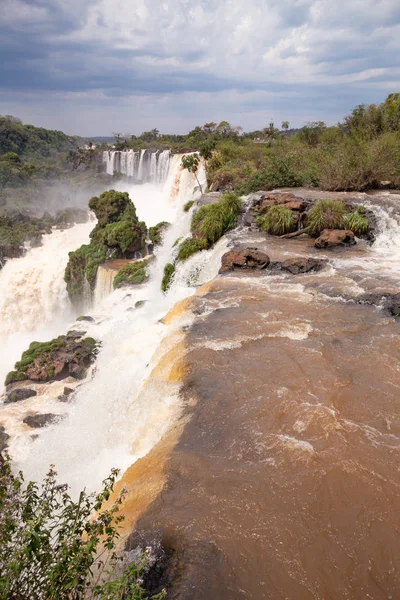 Atemberaubender Blick Auf Die Wasserfälle — Stockfoto