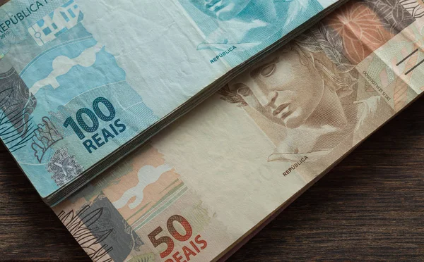 Ahşap masa Brezilya para