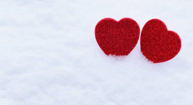 Sevgililer günü. Kalpler karda