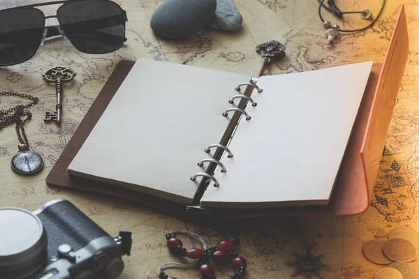 eski harita ve seyahat defter ile boş alanı için metin, vintage