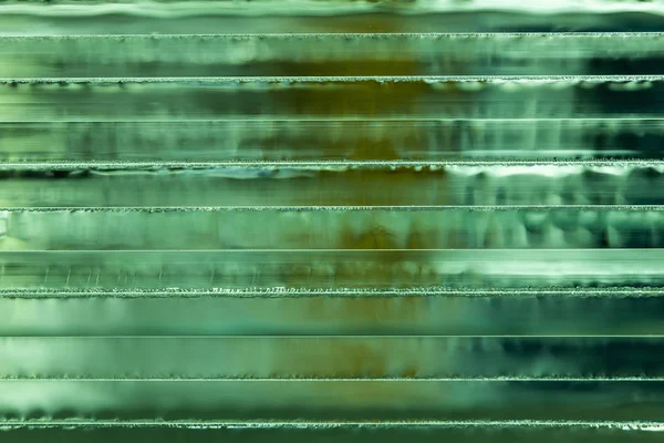 Stukken Van Transparant Glas Elkaar Maken Reflecties Gestapeld — Stockfoto