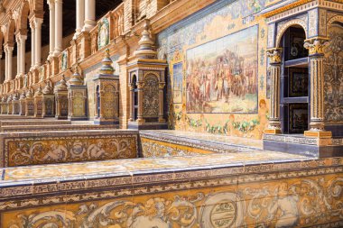 Seville, İspanyol Meydanı (Plaza de Espana) ve dekoratif mimari azulejos bilinen