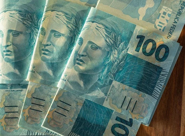 Бразильские Деньги 100 Реалов Банкнот — стоковое фото