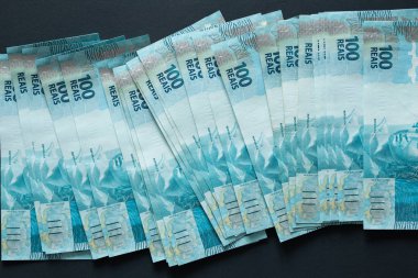 Brezilya parası, 100 reais mezhepleri