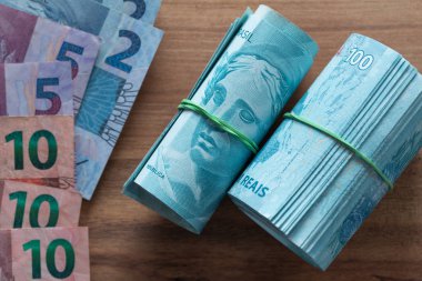 Brezilya parası, 100 reais mezhepleri