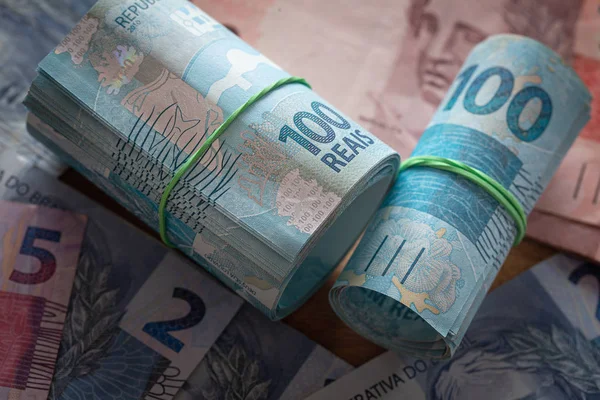 Brezilya parası, 100 reais mezhepleri