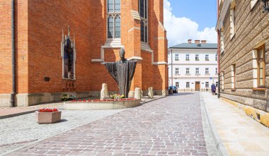 Tarnow'daki tarihi bazilika. Haziran 2019