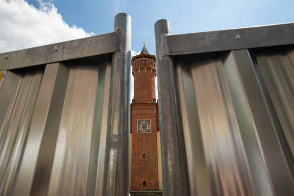 Реконструкція Головного Ринку Тарсз Ратушна Вежа Видно Паркану — стокове фото
