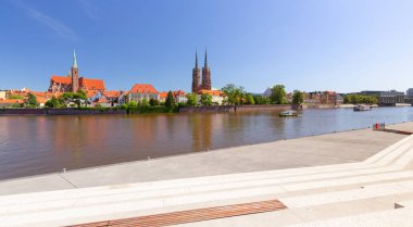 Wroclaw, Nehir bulvarları ve eski şehir görünümü