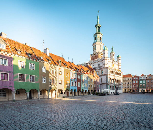 Poznan.  Old Town.  Historic tenements and the town hall