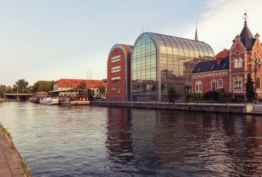 Bydgoszcz. Brda nehri rıhtım manzarası