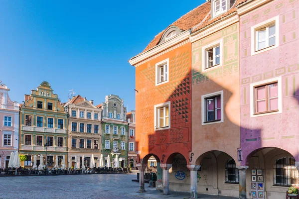 Poznan Polonia Históricos Coloridos Alojamientos Plaza Del Casco Antiguo Día — Foto de Stock