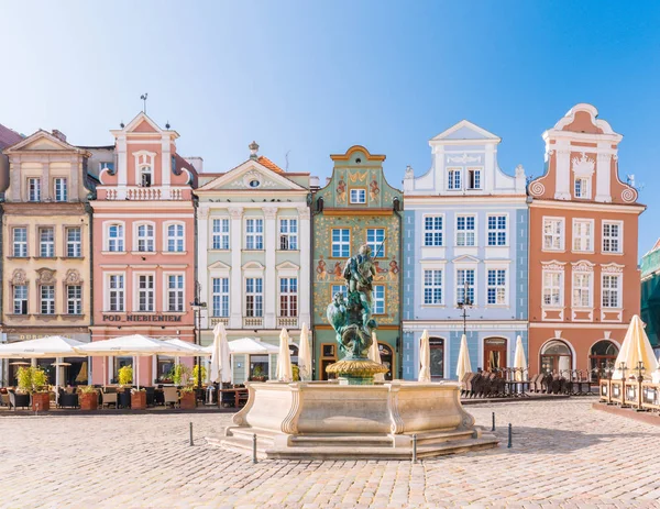 Poznan Polonia Históricos Coloridos Alojamientos Plaza Del Casco Antiguo Día — Foto de Stock