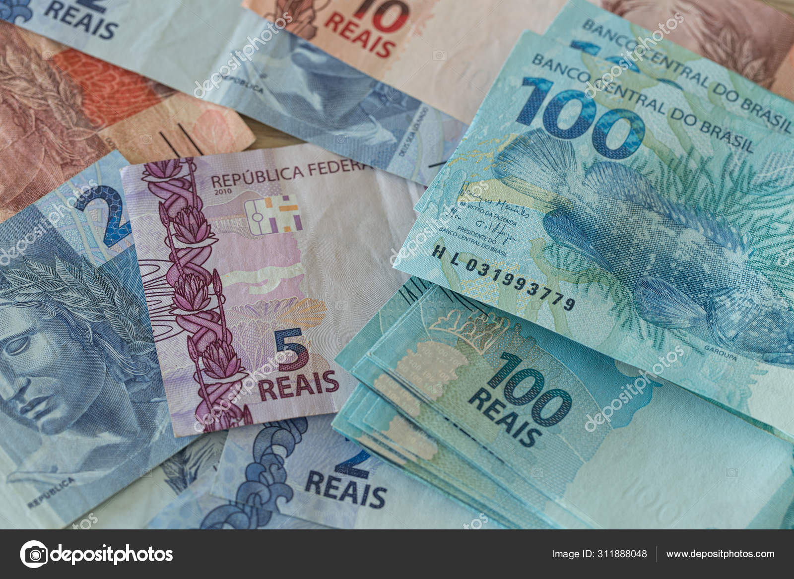 巴西货币不同面额——图库图片© rochu_2008 #311888048