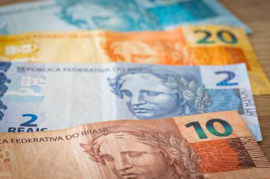 Brezilya parası, Reais, çeşitli mezheplerin banknotları