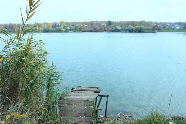 Fondo Hermoso Naturaleza Puente Viejo Lago Recortado Tiro Del Lago —  Fotos de Stock