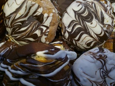 Beslenme ve sağlık kavramı. Taze pişmiş çörekler. Un ürün, Buns. Vitrin ekmek.