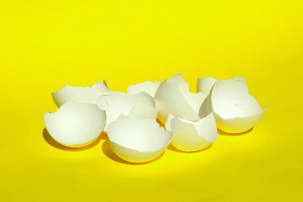 Soyut Gıda Malzemeleri Kırık Yumurtalar Yakın Plan Kırık Beyaz Tavuk — Stok fotoğraf