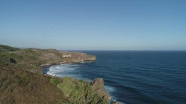 Endonezya'nın doğası. Java'nın güney sahili. Temmuz ayında yapılan çekimler. 