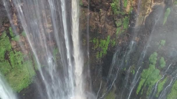 Природа Індонезії Острів Ява Водоспад Кобан Салу Водоспад Тупак Сьюу — стокове відео