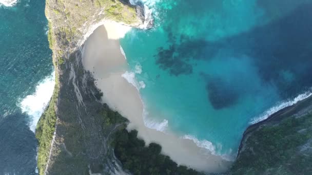 努沙佩尼达岛 努沙佩尼达岛的惊人景色拍摄在无人机上 凯林金海滩 — 图库视频影像