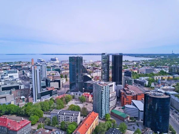 Tallinn, Estonya - Mayıs, 2018 hava cityscape modern iş uzun boylu gökdelen binalar ile finansal bölgesinin