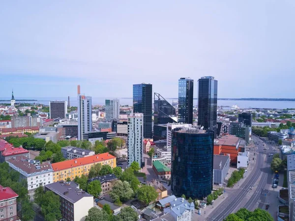爱沙尼亚 2018年5月现代商业金融区的空中景观与高耸的摩天大楼建筑 — 图库照片