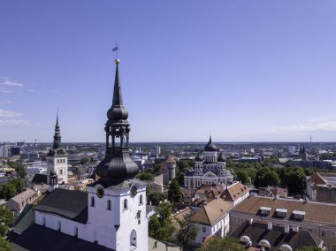 Cityscape Tallinn Estonya üzerinde havadan görünümü